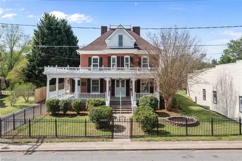 127 Boulevard St, Eden, NC 27288