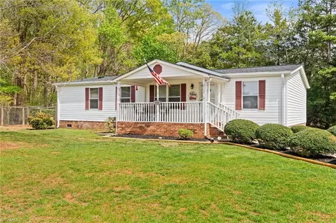 284 Quail Hill Dr, Lexington, NC 27295