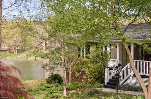 2141 Walker Rd, Winston Salem, NC 27106