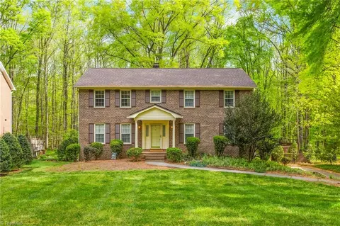 578 Maidstone Ln, Clemmons, NC 27012