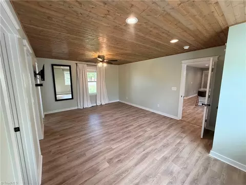 Living - 192 Shoals Rd, Pinnacle, NC 27043 photo 3 of 3