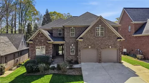 4420 Rosebriar Square Dr, Winston Salem, NC 27106