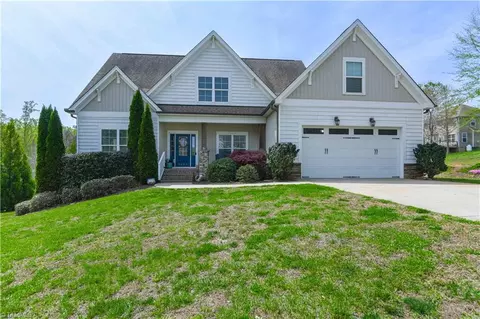 5609 Crooked Oak Dr, Summerfield, NC 27358