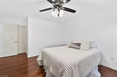 Bedroom - 2989 Maple Branch Dr, High Point, NC 27265 photo 4 of 8