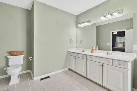 Bath - 2989 Maple Branch Dr, High Point, NC 27265 photo 3 of 5