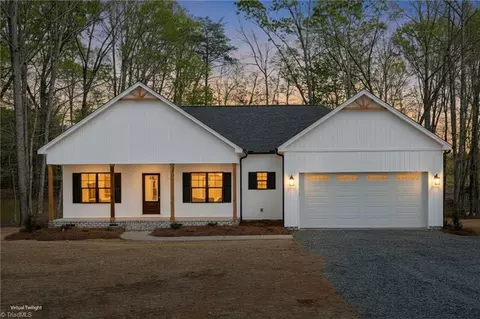 140 Bud Rd, Reidsville, NC 27320
