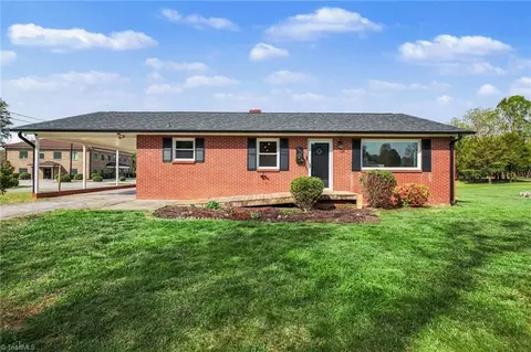 3875 Littlebrook Dr, Clemmons, NC 27012