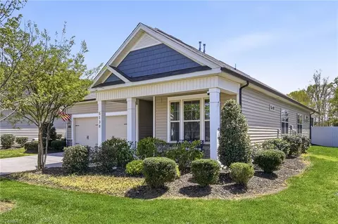 5138 Garnet Hill Dr, Clemmons, NC 27012