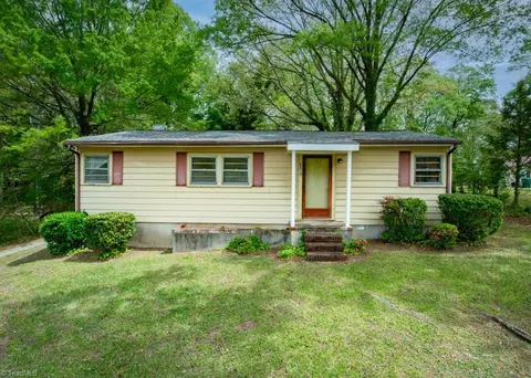 3316 Pine Valley Rd, High Point, NC 27265