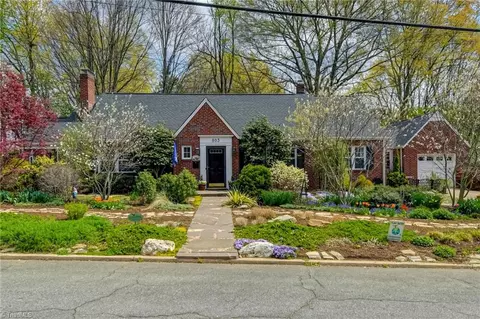 803 Fenimore St, Winston Salem, NC 27103