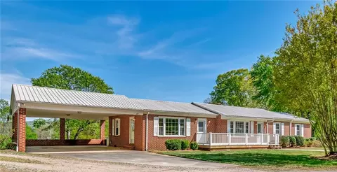 300 Cub Creek Church Rd, Wilkesboro, NC 28697