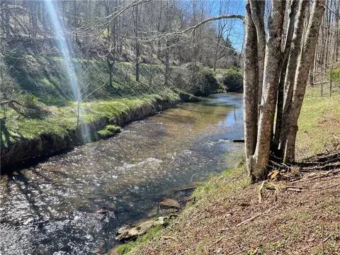 6 Stonegate Ln, Creston, NC 28615