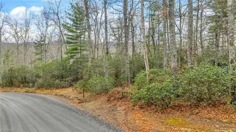 75 Trailwood Dr, West Jefferson, NC 28694