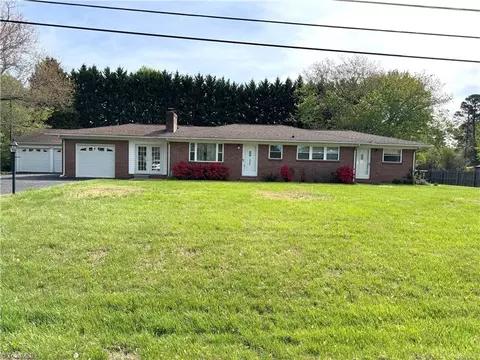 125 Townsend Ridge Dr, Winston Salem, NC 27107