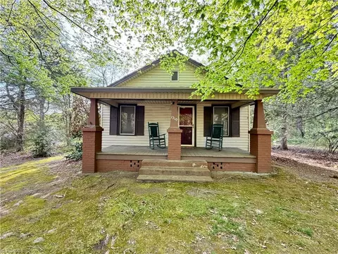 1210 Jackson Lake Rd, High Point, NC 27263