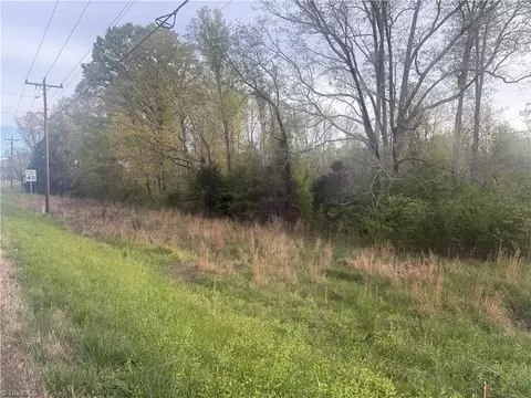 2413 Price Rd, Eden, NC 27288