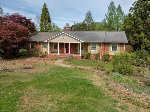 4229 Mashie Dr, Pfafftown, NC 27040