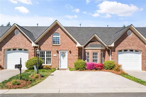 6165 Stadium Ridge Ct, Clemmons, NC 27012