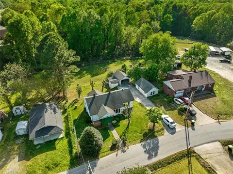 View/Area - 231 Sunset Dr, High Point, NC 27262 photo 4 of 4