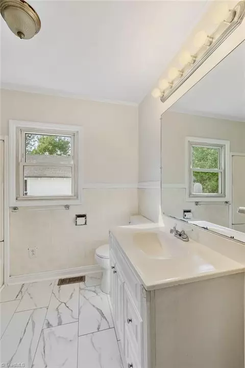 Bath - 231 Sunset Dr, High Point, NC 27262 photo 3 of 3