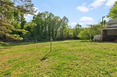 Exterior - 231 Sunset Dr, High Point, NC 27262 photo 6 of 6