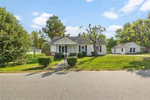 Exterior - 231 Sunset Dr, High Point, NC 27262 photo 2 of 6