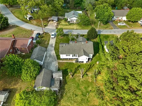 View/Area - 231 Sunset Dr, High Point, NC 27262 photo 3 of 4
