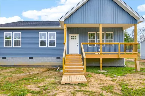 Exterior - 1701 Gavin Dr, High Point, NC 27260 photo 3 of 4
