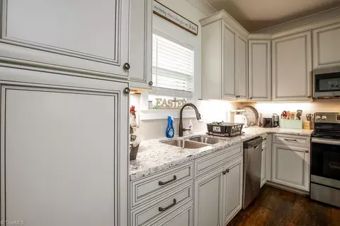 Kitchen - 4882 Colonial Cir, Trinity, NC 27370 photo 2 of 2