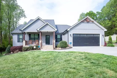 4882 Colonial Cir, Trinity, NC 27370