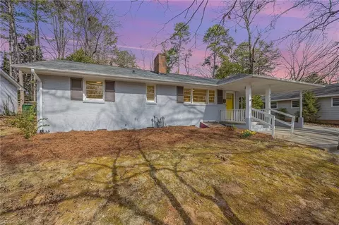 3021 Kinnamon Rd, Winston Salem, NC 27104
