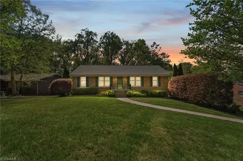 1714 Valley Brook Rd, Clemmons, NC 27012