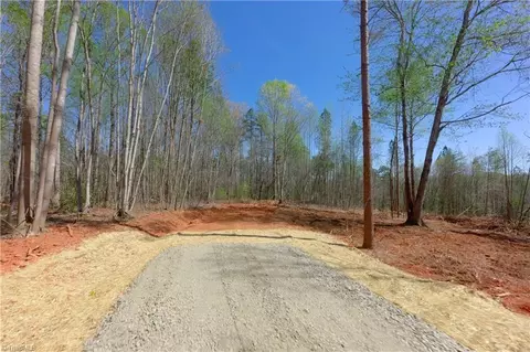 1 Alexander Farm Rd, Harmony, NC 28634 photo 3