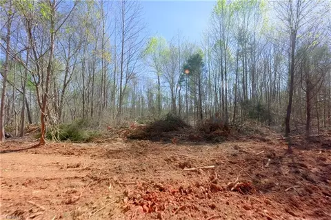 2 Alexander Farm Rd, Harmony, NC 28634 photo 4