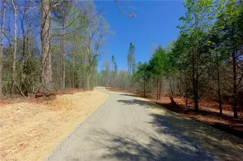 2 Alexander Farm Rd, Harmony, NC 28634 photo 3