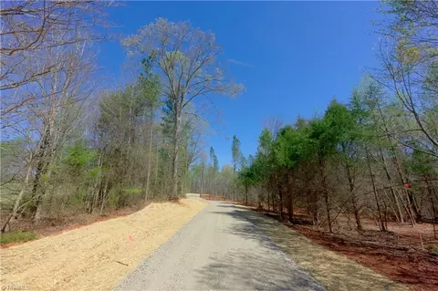 2 Alexander Farm Rd, Harmony, NC 28634 photo 2