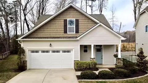 1208 Yellow Wood Dr, Mebane, NC 27302