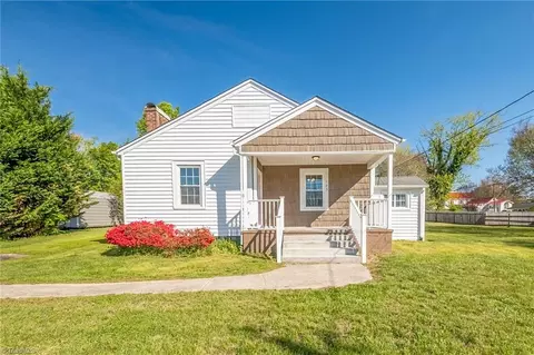 125 Cabin Ln, Mount Airy, NC 27030