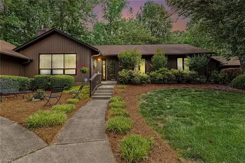 2519 Cottage Pl, Greensboro, NC 27455