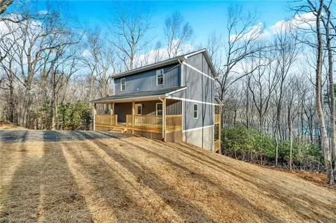 360 Laurel Ln, Jefferson, NC 28640
