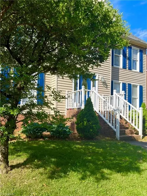1930 Glenridge Dr, Kernersville, NC 27284