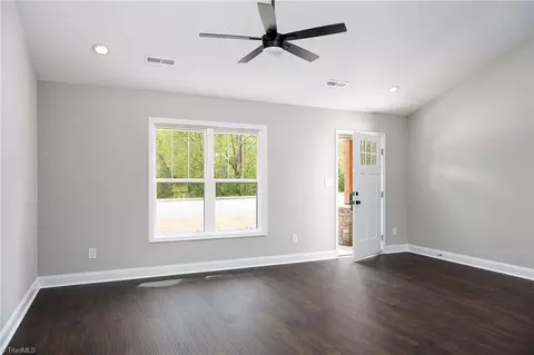 Living - 108 Unity St, Thomasville, NC 27360 photo 1 of 3