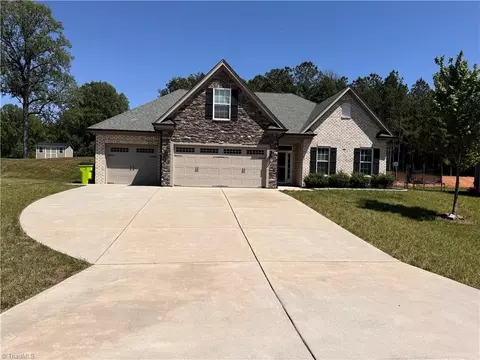 Exterior - 204 Shadow Trl, Clemmons, NC 27012 photo 3 of 8
