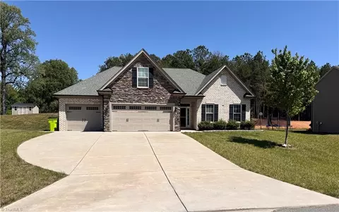 Exterior - 204 Shadow Trl, Clemmons, NC 27012 photo 2 of 8