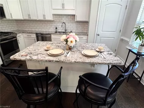 Kitchen - 204 Shadow Trl, Clemmons, NC 27012 photo 4 of 8