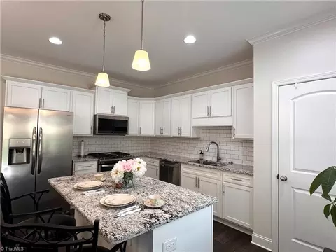 Kitchen - 204 Shadow Trl, Clemmons, NC 27012 photo 3 of 8