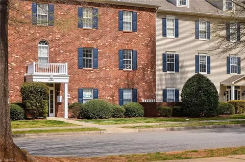 113 Oak Wind Dr #202, Advance, NC 27006