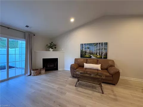 Living - 6830 Wellsley Ct, Clemmons, NC 27012 photo 2 of 5