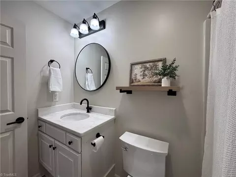 Bath - 6830 Wellsley Ct, Clemmons, NC 27012 photo 2 of 4