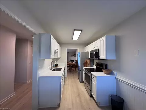 Kitchen - 6830 Wellsley Ct, Clemmons, NC 27012 photo 1 of 6